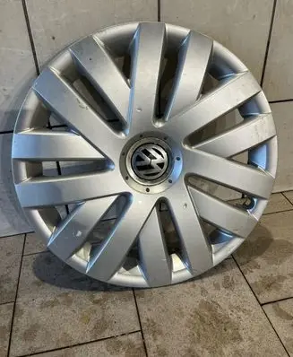 Volkswagen PASSAT B6 R16 wheel hub/cap/trim 1K0601147H
