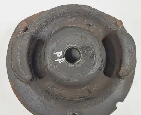 Mercedes-Benz 190 W201 Lower shock absorber bracket 