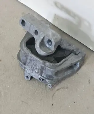 Volkswagen Golf V Engine mount bracket 1K0199262AM
