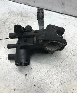 Volkswagen Golf IV Engine coolant pipe/hose 032121111