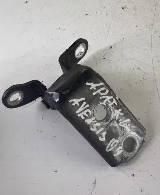 Toyota Avensis T250 Rear door upper hinge