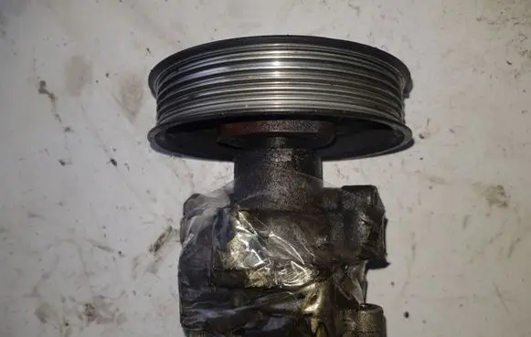 Volkswagen Sharan Power steering pump 7M0145157AA