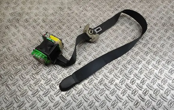 Toyota Auris 150 Front seatbelt F101P 045555
