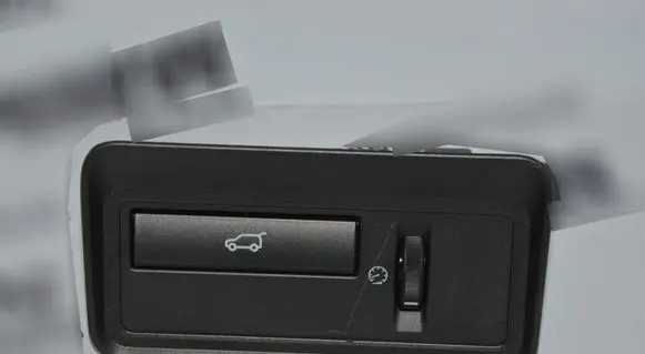 Land Rover Evoque I Tailgate opening switch BJ3211654BB