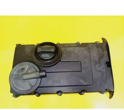 Volkswagen Golf V Rocker cam cover 03G103475