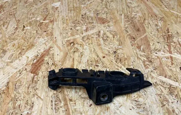 Volkswagen PASSAT B8 Front bumper mounting bracket 3G0807049