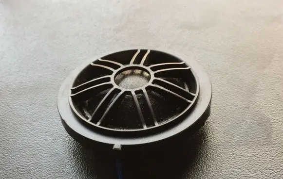 Front door high frequency speaker
