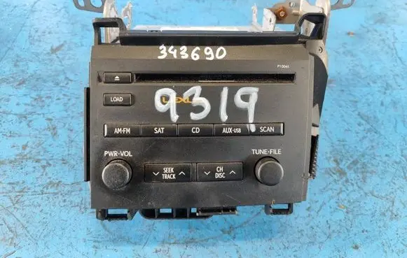 Lexus CT 200H USB control unit 8612076380