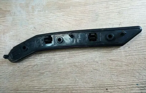 Seat Arona Front bumper mounting bracket 6F9807183