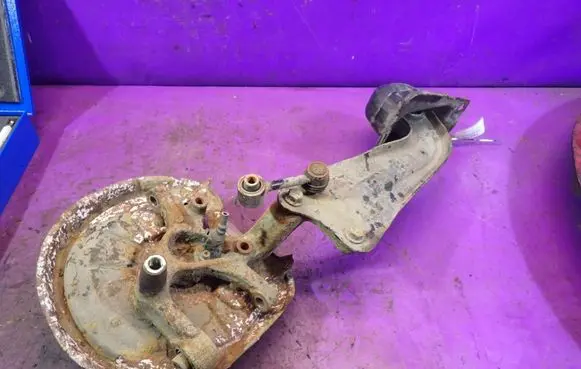 Skoda Octavia Mk2 (1Z) Rear wheel hub spindle/knuckle
