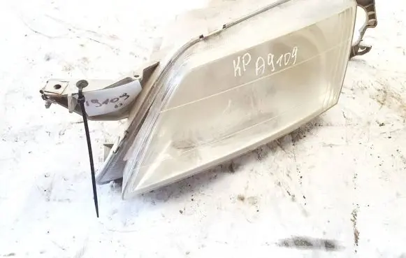 Mazda Premacy Headlight/headlamp 90733100 907-33100