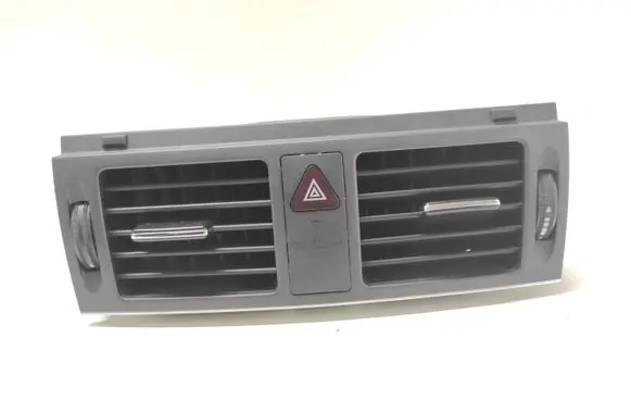 Mercedes-Benz C W204 Dash center air vent grill A2048307354