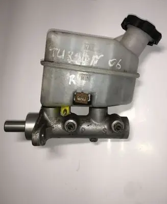 Hyundai Tucson JM Master brake cylinder BM111073D