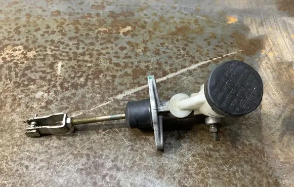 Subaru Outback Clutch master cylinder 
