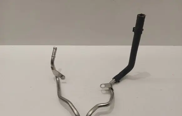 Engine coolant pipe/hose