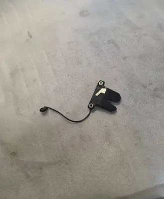 Audi A8 S8 D2 4D Tailgate/trunk/boot lock/catch/latch 4A5827505H