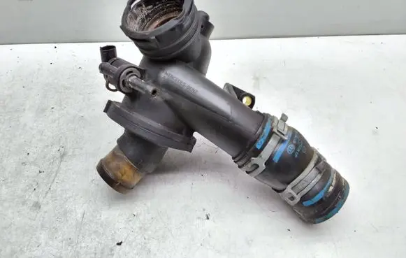 Mercedes-Benz C W204 Thermostat/thermostat housing A6512000615