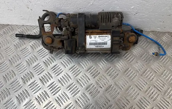 Volkswagen Touareg II Air suspension compressor/pump 7P0616006H 15150000673 AIE0418716A