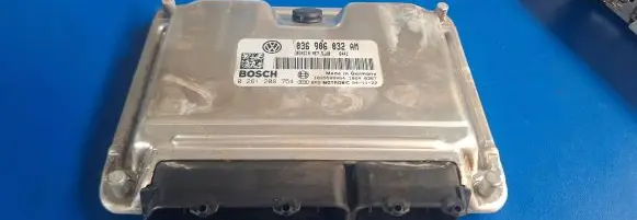 Volkswagen Golf V Engine control unit/module 036906032AM 1039S08064 0261208754