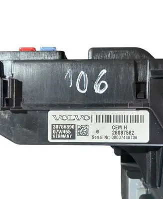 Volvo XC90 Fuse module 30786890 00007448736 28087582