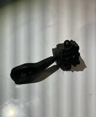 BMW 5 E39 Indicator stalk 8363668 01104010