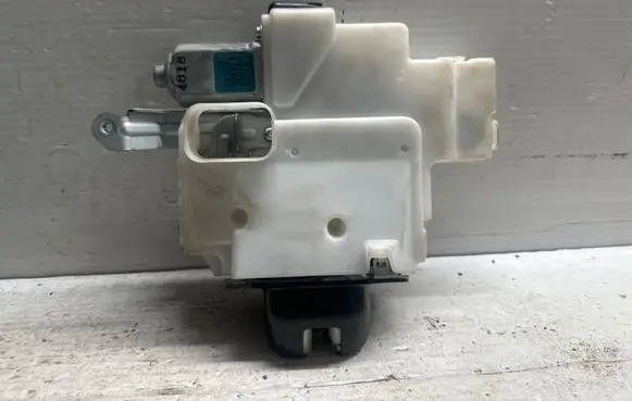Nissan X-Trail T32 Tailgate/trunk/boot lock/catch/latch 905520AQ000