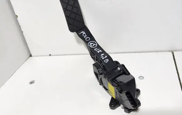 Volkswagen Polo V 6R Accelerator throttle pedal 6C2723503 0280755225