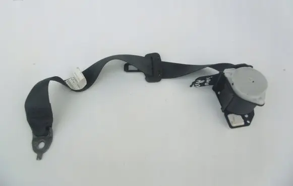 Infiniti M30 Rear seatbelt