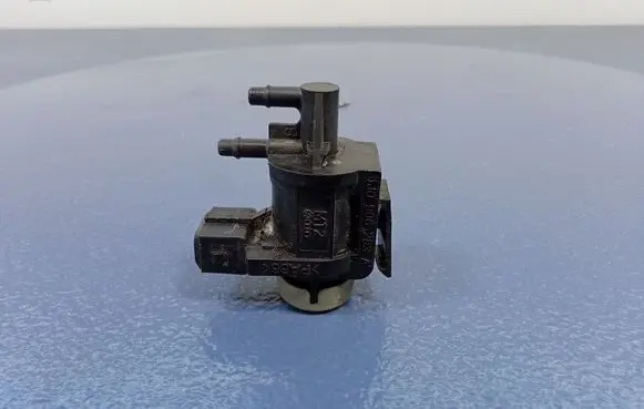 Audi A2 Vacuum valve 1J0906283A