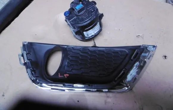 Jeep Compass Front fog light trim/grill 68199324AA A2C84260300