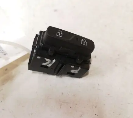 Volvo V40 Central locking switch button 31334570