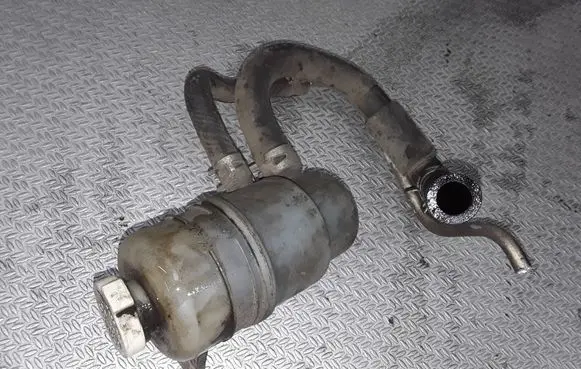 Mitsubishi Grandis Power steering fluid tank/reservoir