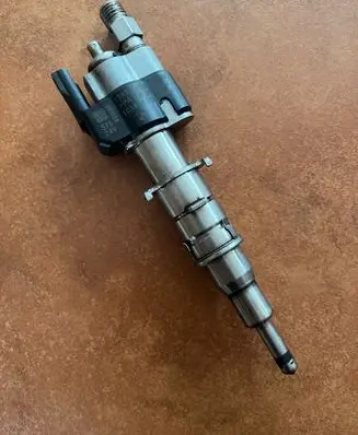 BMW 3 E92 E93 Fuel injector 7585261 13537585261