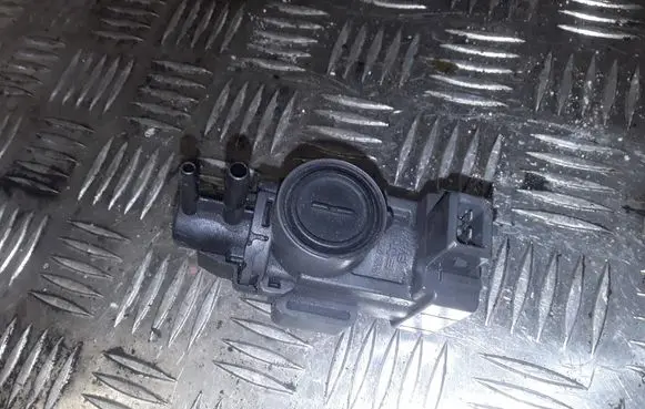 Renault Modus Turbo solenoid valve 8200946078