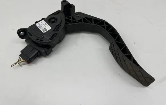 Audi A4 S4 B8 8K Accelerator throttle pedal 8K1721523