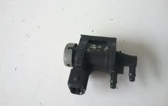 Volkswagen PASSAT B5.5 Turbo solenoid valve 1J0906283A