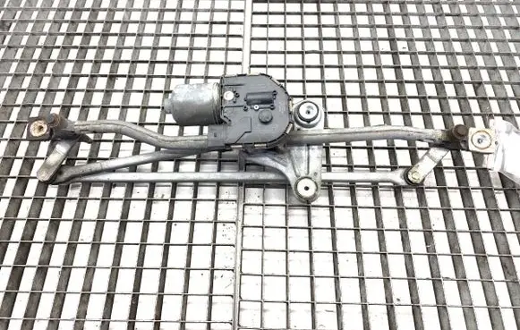 Volvo V70 Front wiper linkage and motor 30796358