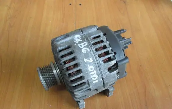 Skoda Octavia Mk2 (1Z) Generator/alternator 06F903023C 2542695B 404104626