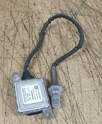 Mercedes-Benz V Class W447 Lambda probe sensor A0009050008