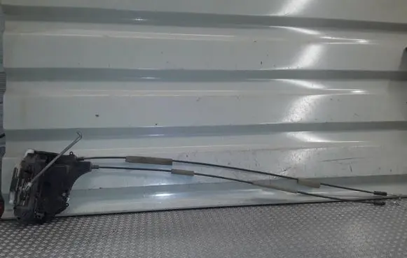 Mitsubishi Grandis Rear door lock 
