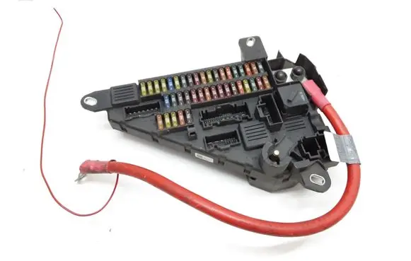 BMW 5 E60 E61 Fuse module 9138830