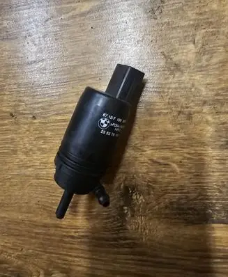 BMW X5 E53 Windshield washer spray nozzle 23537610