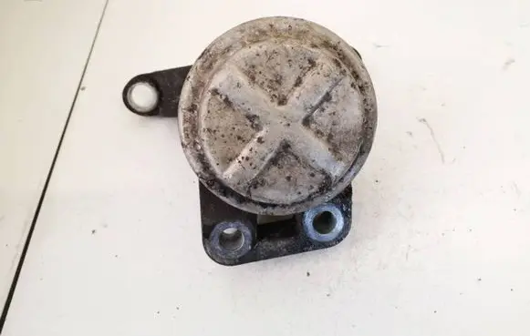 Ford Mondeo MK IV Engine mount bracket