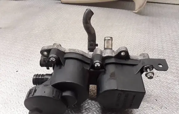 Mercedes-Benz B W245 Oil breather separator A6400101062 0928400554 050426
