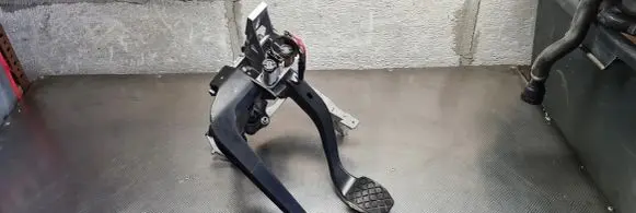 Audi A4 S4 B6 8E 8H Pedal assembly 8E1721117