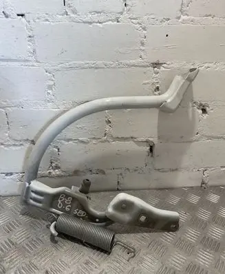 Volkswagen PASSAT B6 Tailgate/trunk/boot hinge 3C5827302A