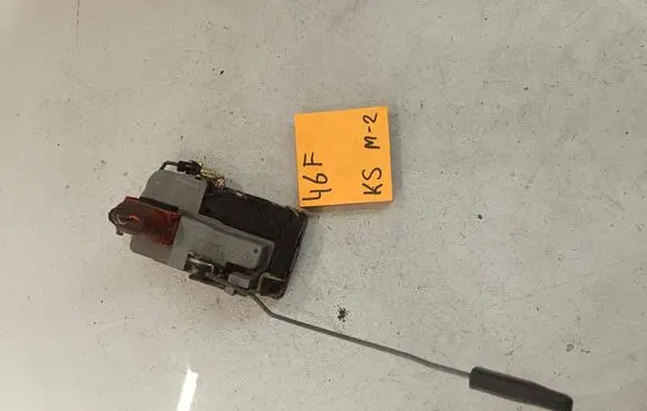 Citroen Berlingo Front door lock 