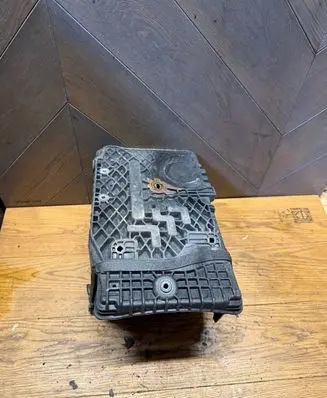Battery box tray