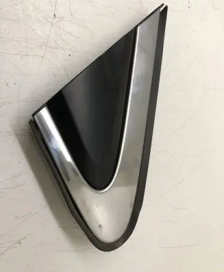 Front door glass trim molding