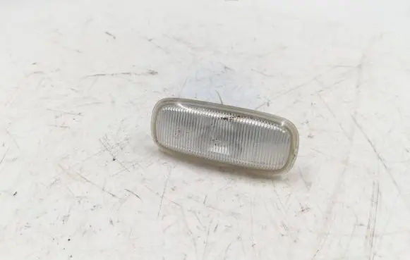 Mitsubishi Colt Front fender indicator light 015002